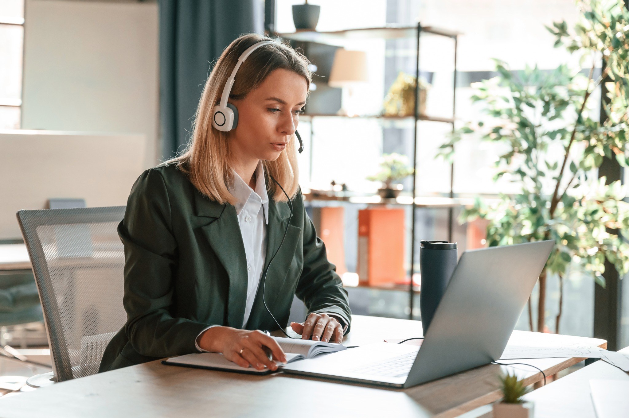 Best Virtual Assistant for Insurance Agencies in 2026: What to Look For