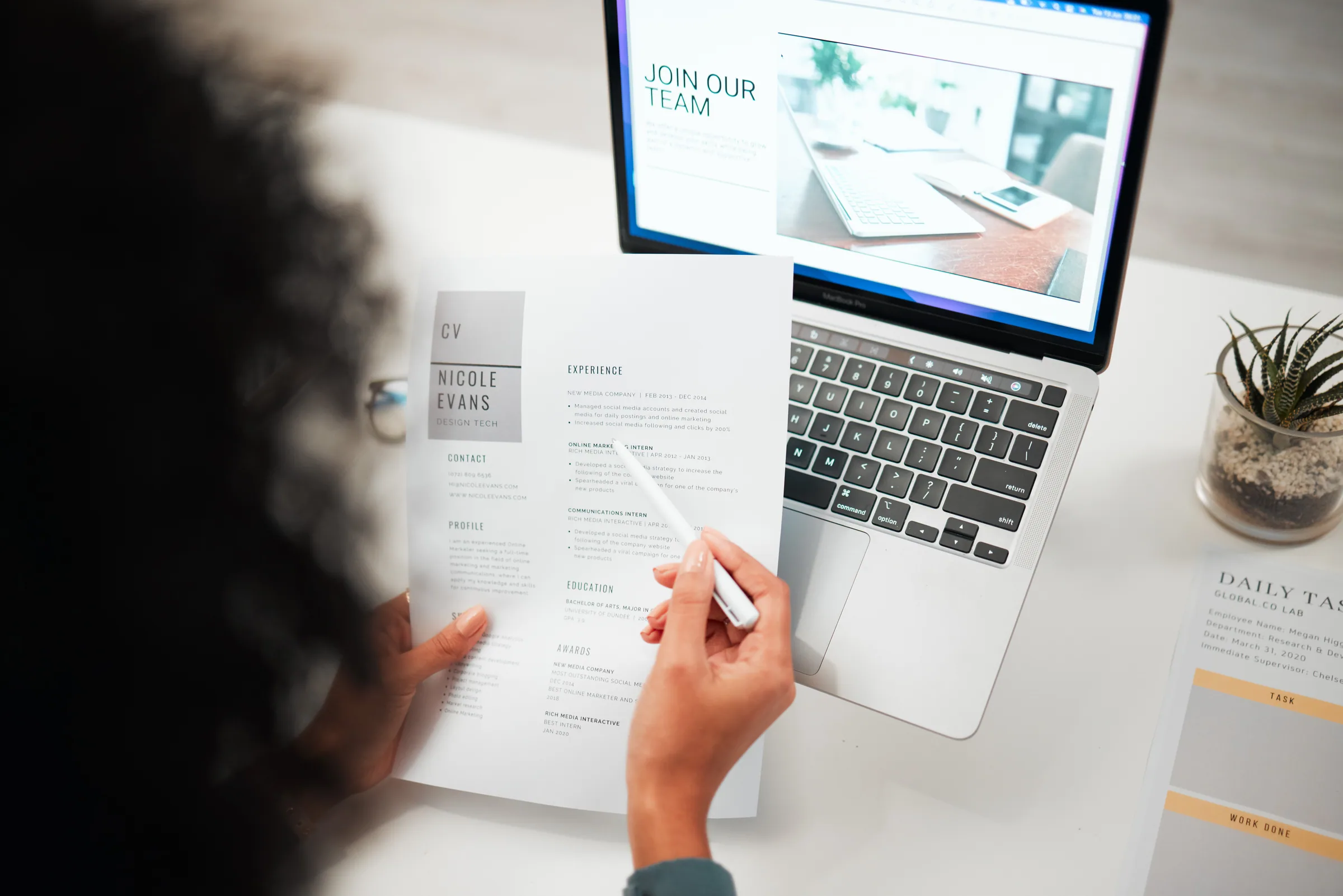 How a VA Streamlines Insurance Agency Hiring